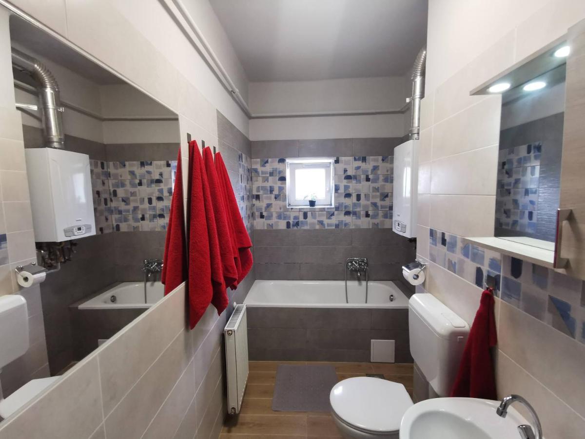 Smart Szallas Apartman Мішкольц Екстер'єр фото